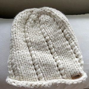 Women's North Face White Knit Winter Beanie (OS)